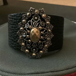 Like New Lucky Brand Black Leather Bracelet wi/ Gold & Silver Center Filigree